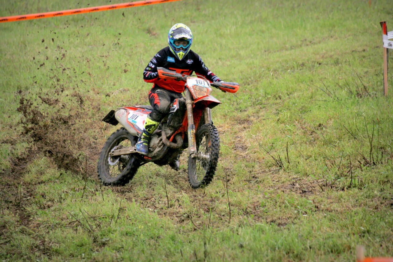 Il Trofeo Enduro KTM 2019 nella morsa del fango ad Anghiari